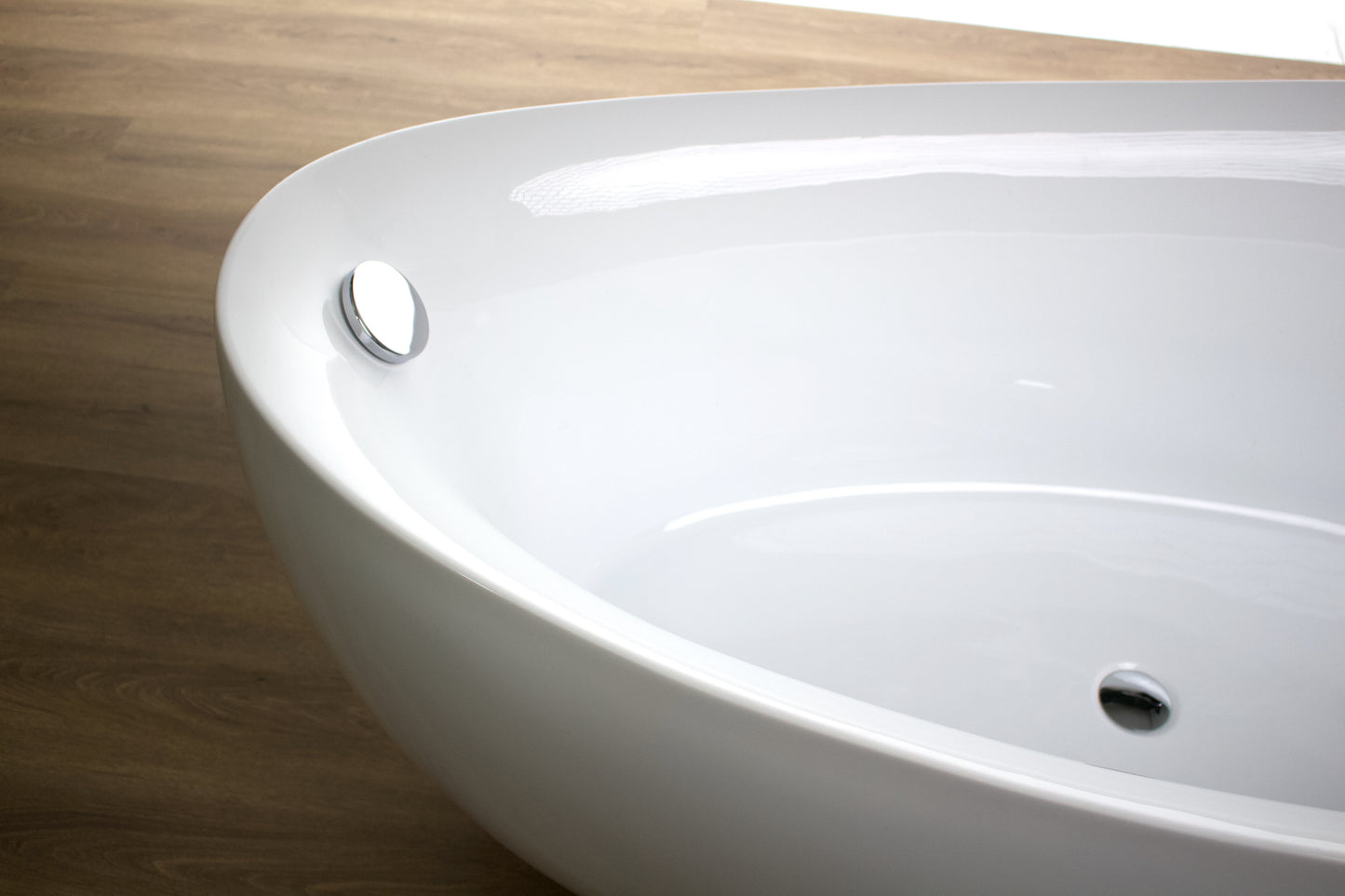Fabinha-renovation-maison-travaux-avant-apres-construction-fabinhasa-salledebain-luxe-beige-carrelage-douche-moderne-3D-salon-cuisine-salleàmanger-meuble-luxe-moderne-miroir-wc-blanc-céramique-acrylique-baignoire