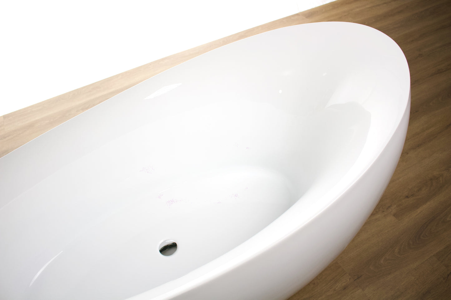 Fabinha-renovation-maison-travaux-avant-apres-construction-fabinhasa-salledebain-luxe-beige-carrelage-douche-moderne-3D-salon-cuisine-salleàmanger-meuble-luxe-moderne-miroir-wc-blanc-céramique-acrylique-baignoire