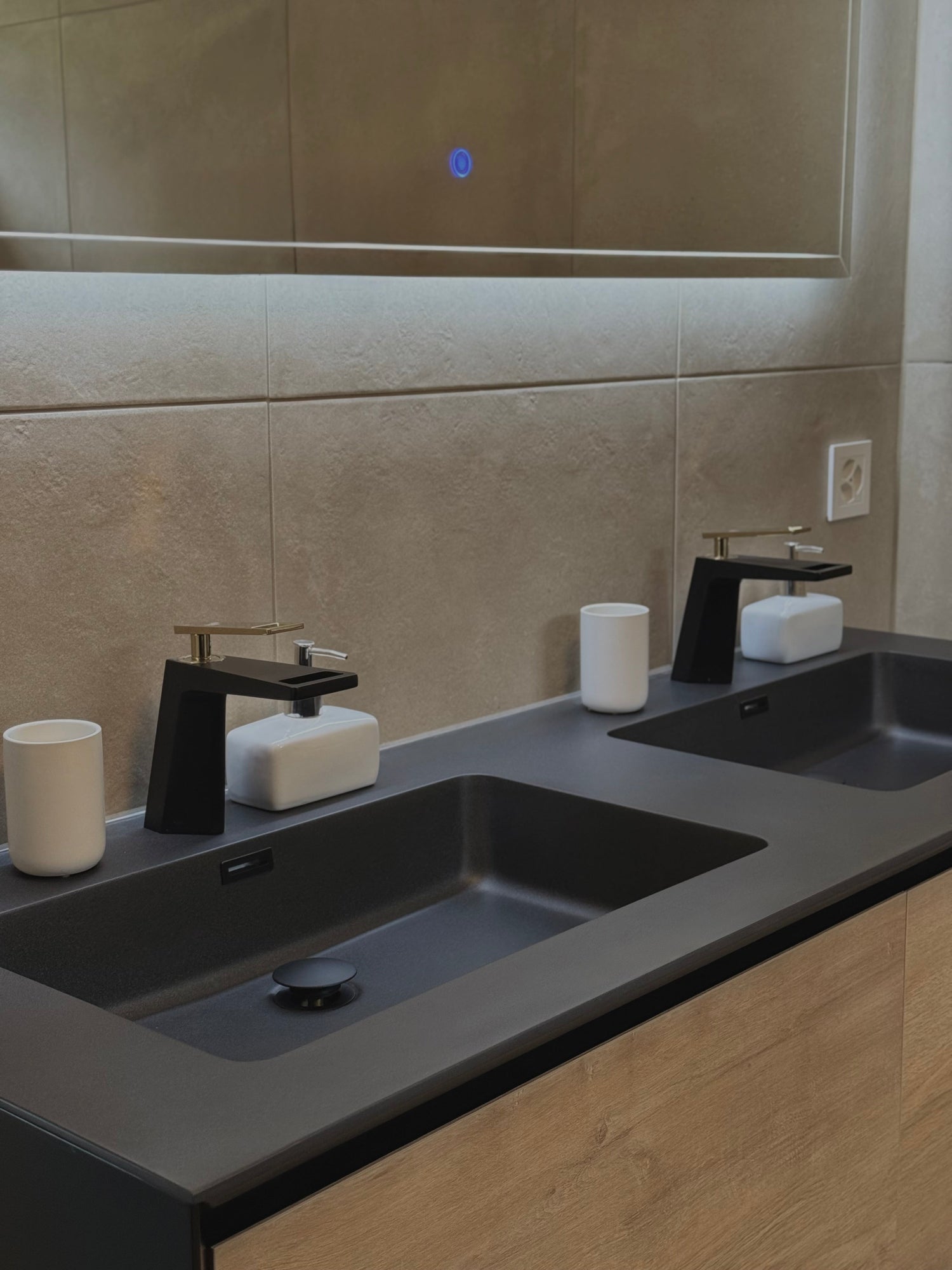 fabinha-fabinhasa-carrelages-renovation-construction-amenagement-cuisine-showroom-couleur