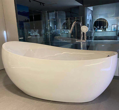 Fabinha-renovation-maison-travaux-avant-apres-construction-fabinhasa-salledebain-luxe-beige-carrelage-douche-moderne-3D-salon-cuisine-salleàmanger-meuble-luxe-moderne-miroir-wc-blanc-céramique-acrylique-baignoire