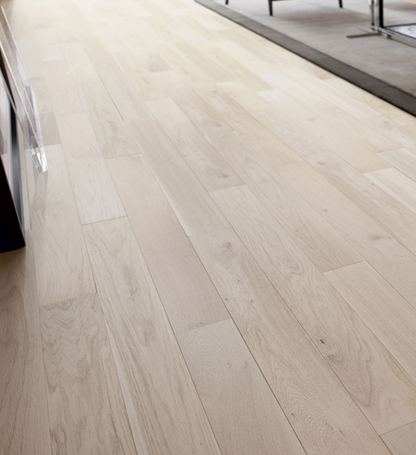 Fabinha-renovation-maison-travaux-avant-apres-construction-fabinhasa-salledebain-luxe-beige-carrelage-douche-moderne-3D-salon-cuisine-salleàmanger-meuble-luxe-moderne-miroir-wc-blanc-céramique-acrylique-baignoire-parquet-chêne-massif