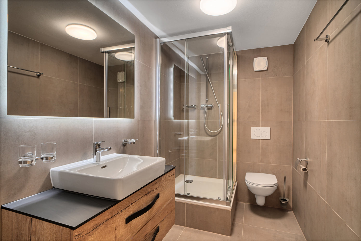 Fabinha-renovation-maison-travaux-avant-apres-construction-fabinhasa-salledebain-luxe-beige-carrelage-douche-moderne